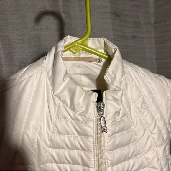 Like new! Moncler Down filled cream colored puffer vest - Picture 10 of 16